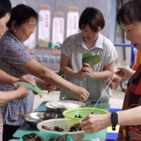 香飘万粽，端阳传情 ——佘家垅社区开展迎端午包粽子活动