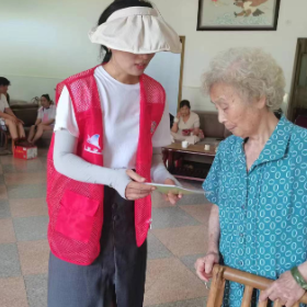 心系“三农” 科普送书下乡