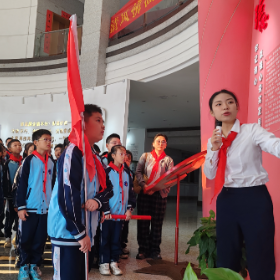 岳阳楼区东升小学“俭以养德，‘纸’愿有你”岳阳林纸校外实践活动圆满举行