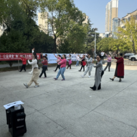 王家河街道开展“公益课堂,“舞”进社区”主题文化活动