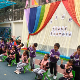 “和谐亲子时光，爱苗护苗同行”亲子活动绽放社会主义核心价值观光芒