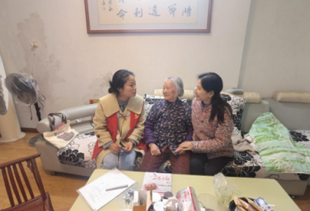 华能社区温情上门服务，护航高龄老人认证无忧