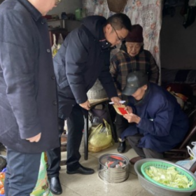 岁寒情浓迎新春 暖心关怀显真情