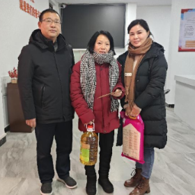 人大代表进社区 新春慰问暖人心