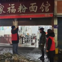 城陵矶街道：夜间摸排巡查大跨度框架结构建筑物