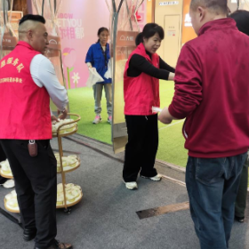 爱心送温暖 浓情三月三