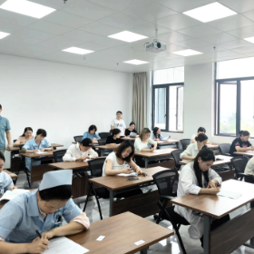枫桥湖社区卫生服务中心庆祝5·12 国际护士节暨护理知识竞赛