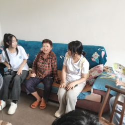 志愿敬老行 关爱暖人心