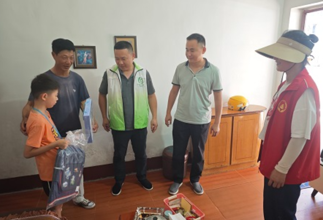 关怀点亮微心愿 暖心共筑新希望