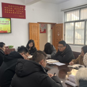 “一月一课一片一实践”:勇于做敢于担当的共产党员