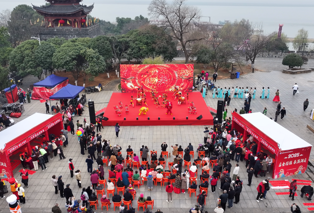 《岳阳日报》头版副头条 | 湖湘年味最是浓