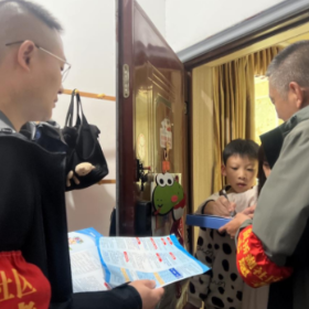枫桥湖社区：层楼遍访讲医保  户户详说惠民生