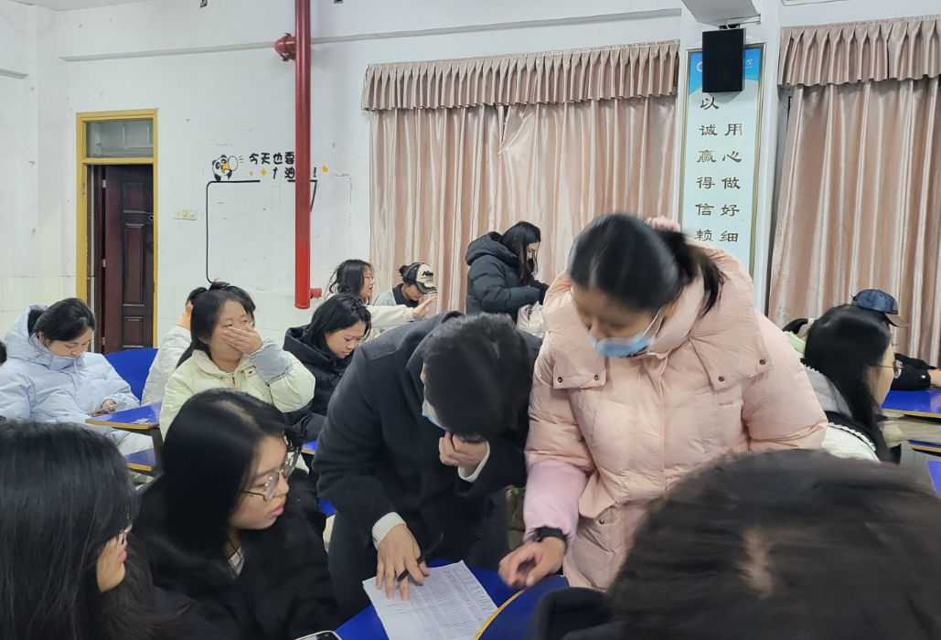 家庭医生进学校，健康守护暖人心