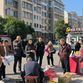 岳阳楼区梅子柿社区开展公益义诊 健康服务便民暖心