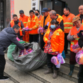 枫桥湖街道：寒冬送暖 情系一线