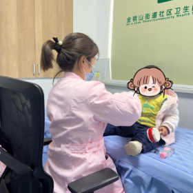 春风助长，健康同行——金鹗山街道社区卫生服务中心开展春季小儿助长推拿活动