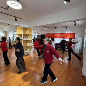 郭亮社区“微光”闪耀：银龄学院舞出老年生活新精彩