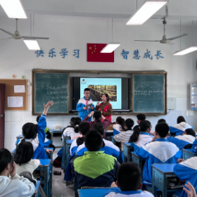 科普进校园  解锁科学“密码箱”