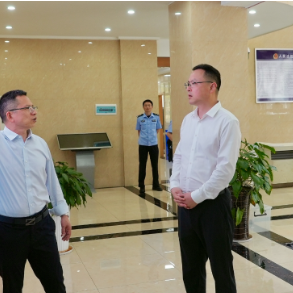 白再兴现场督导政法系统项目建设