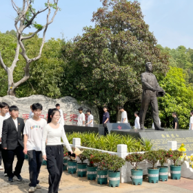 通海路管理处:助力旅发大会 绽放青春之花