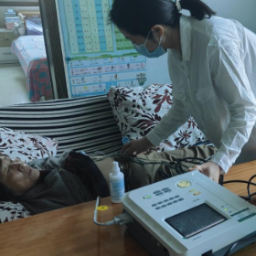 家庭医生进家门 健康服务暖人心——王家河街道社区卫生服务中心为居民送上“健康大礼包”