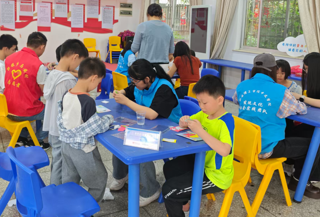 暑期“不打烊”！这个村的儿童服务站成了孩子们的快乐驿站