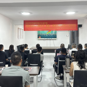 吕仙亭街道：观阅兵盛典 忆峥嵘岁月