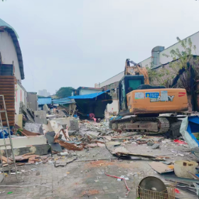 多部门联合亮剑 | 通海路管理处拆除830㎡违建,筑牢规划建设“安全线”