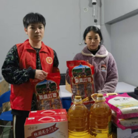 新春暖冬行 关爱润心田 ——花园坡社区联合市救助站开展困难儿童家庭慰问活动