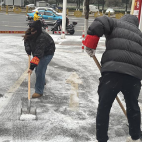 岳阳楼区:闻雪而动 多线作战 全力筑牢低温雨雪冰冻灾害防线