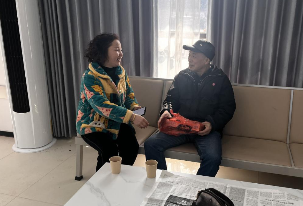 北环路社区： 凡人善举映初心 拾金不昧暖社区
