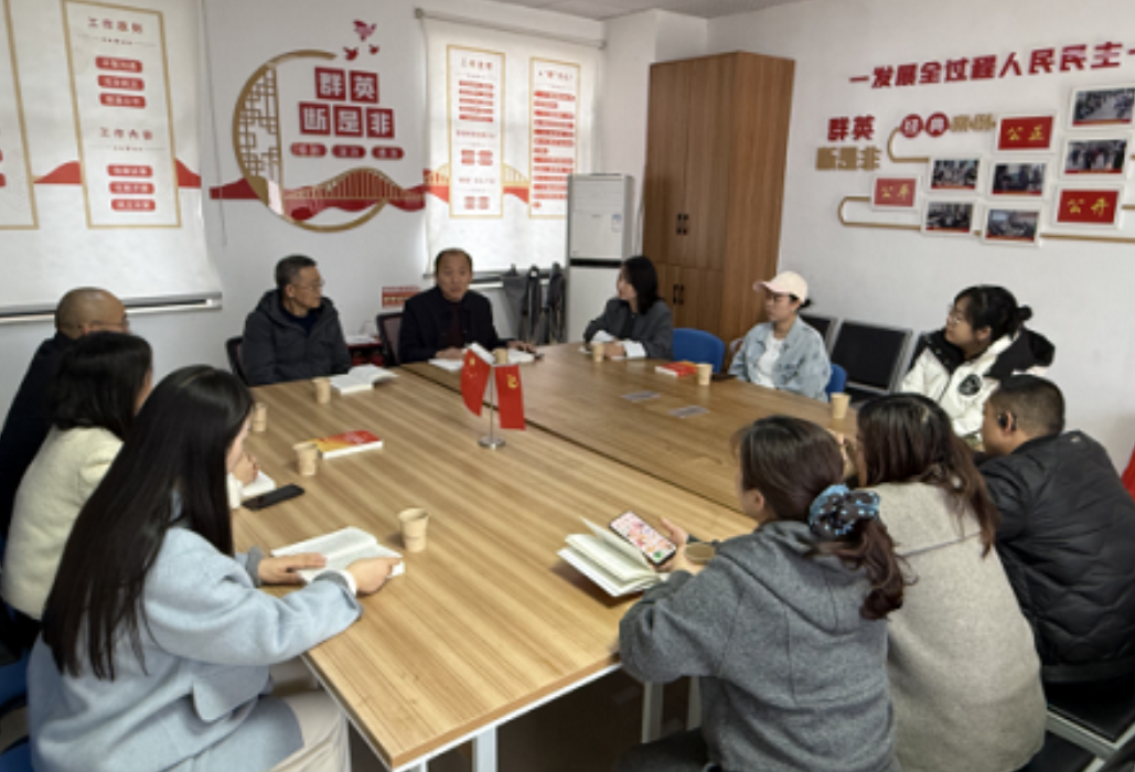 人大代表在行动·情暖童心伴成长