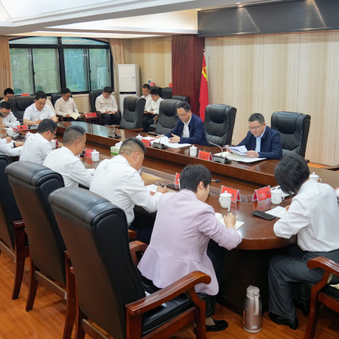 白再兴调研区委办公室工作