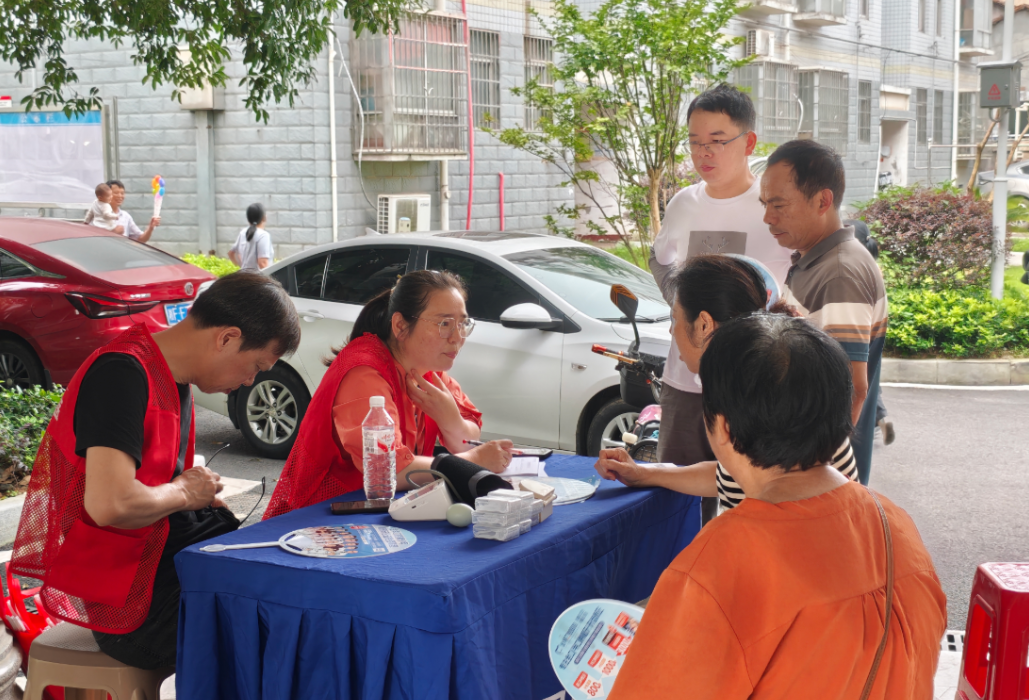 “义诊送健康 端午暖人心” 南港社区开展口腔健康公益义诊活动