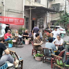 粽香飘进新屋组 党情温暖老党员