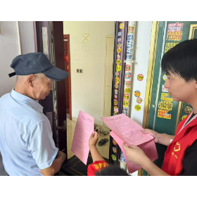 青年志愿者进社区 安全文明风入百家