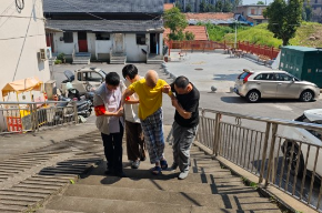 暖心援助不缺位——吕仙亭社区援助出院老人