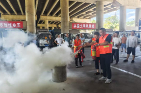 以练筑防 安全护航——区环卫中心开展消防器材实操安全培训