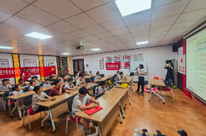 医社携手防溺水  守护学生夏日安全