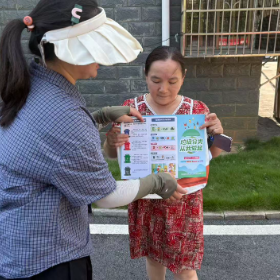 普及分类知识 共建宜居家园——庙前街社区开展庆元小区垃圾分类宣讲活动