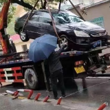 龙湾巷突发交通事故 群英上阵“火线”处置化危机