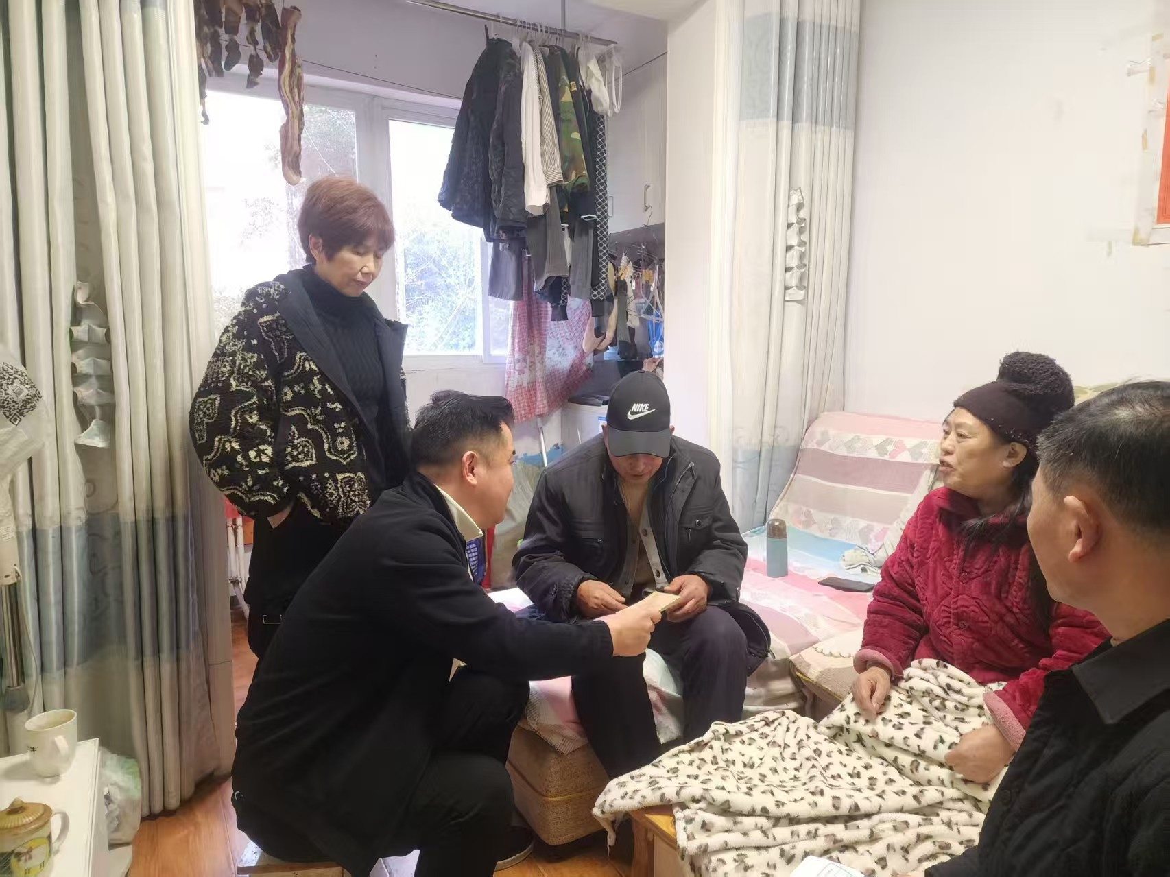 慰问02.jpg 慰问02.jpg