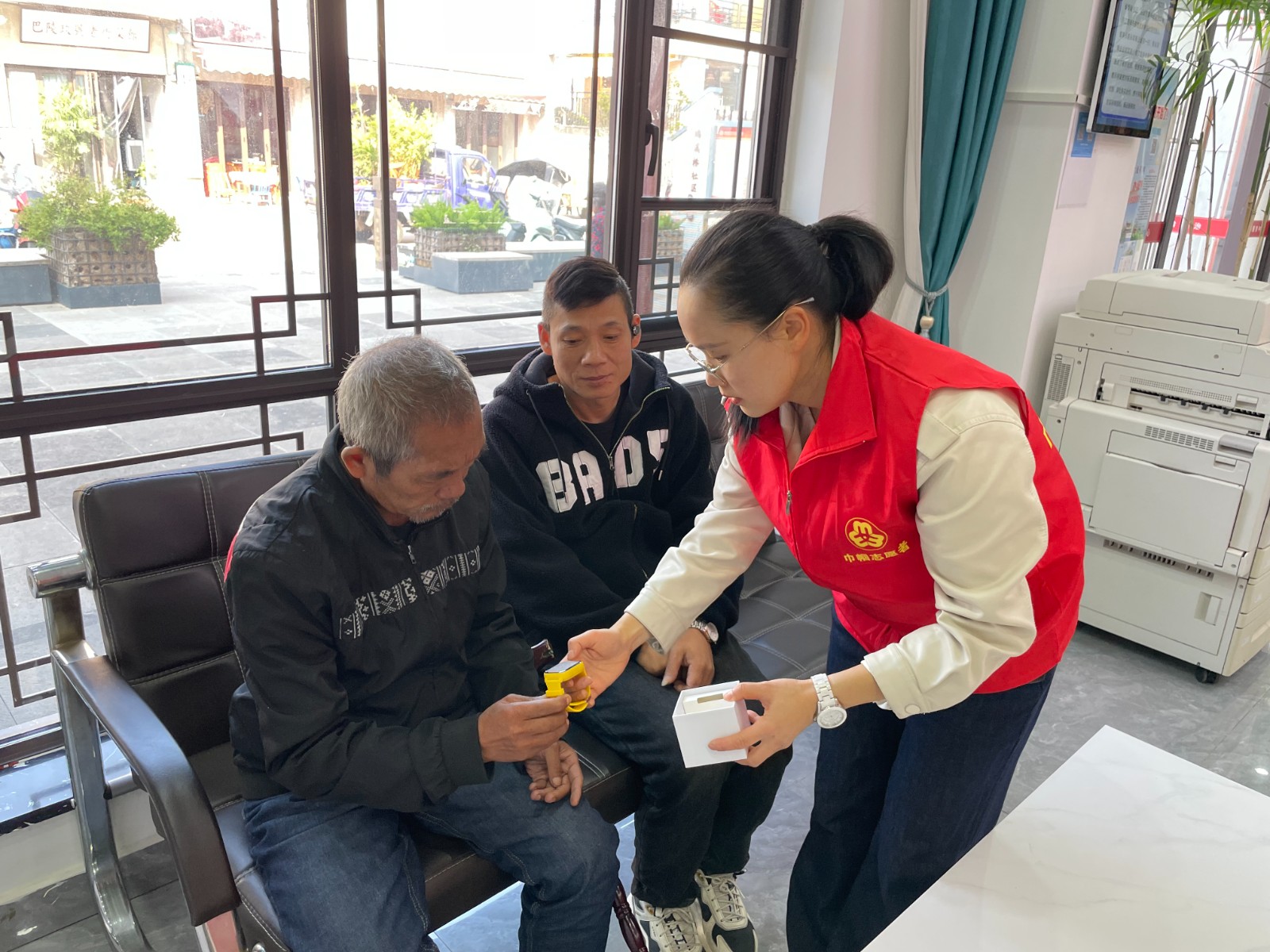 龚岳保手表5.jpg 龚岳保手表5.jpg