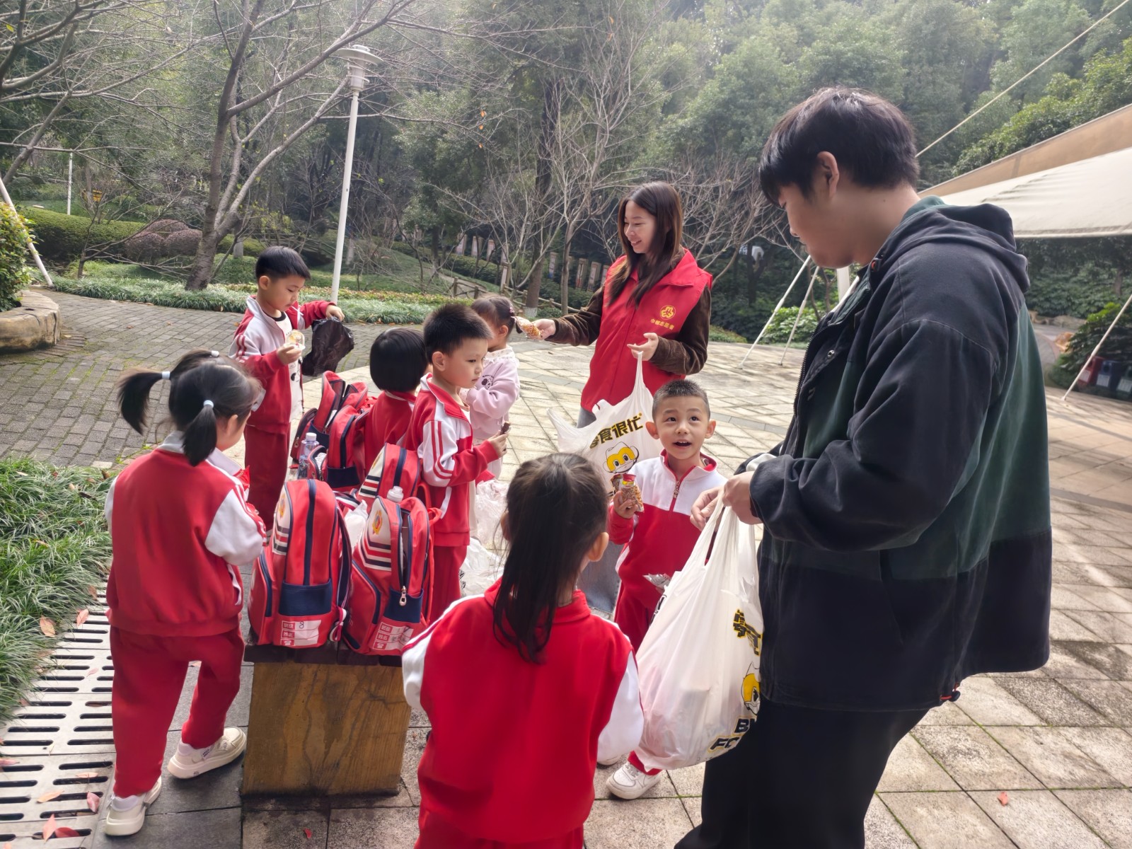 爱心妈妈.jpg 爱心妈妈.jpg