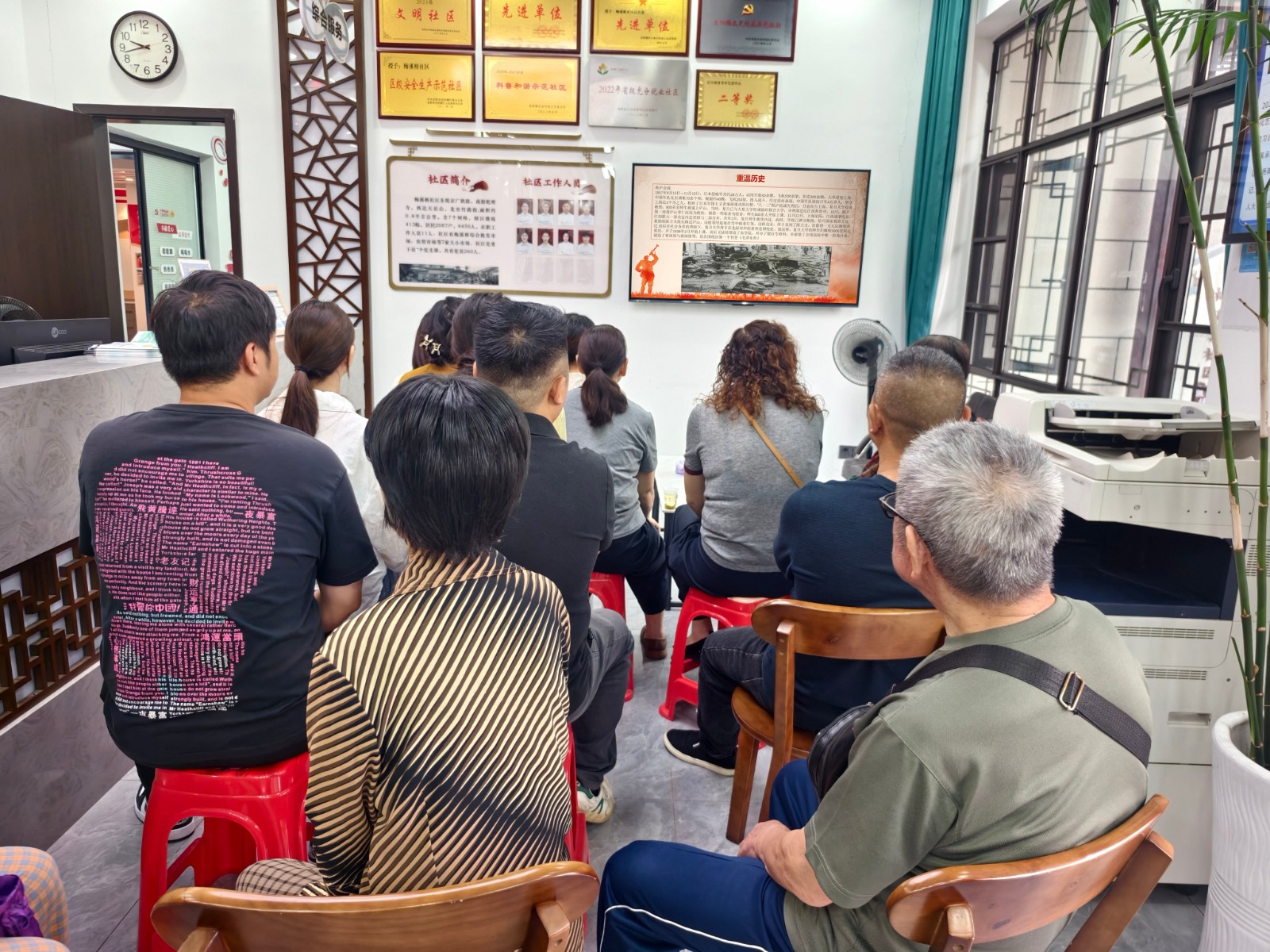2025年9月30日梅溪桥社区新时代文明实践站开展“勿忘国耻· 缅怀先烈”9.30烈士纪念日主题活动1.jpg