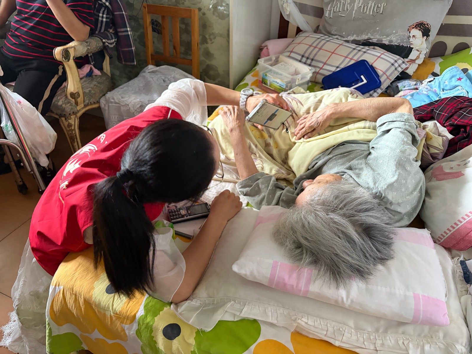智慧助老(1).jpg 智慧助老(1).jpg