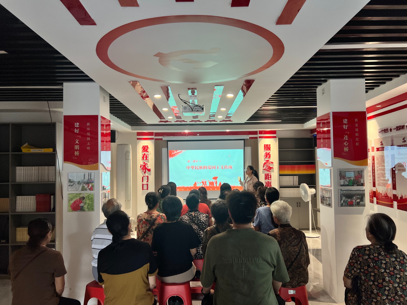 2026年9月3日梅溪桥社区新时代文明实践站开展培育和践行社会主义核心价值观爱国主题活动1.jpg 2026年9月3日梅溪桥社区新时代文明实践站开展培育和践行社会主义核心价值观爱国主题活动1.jpg