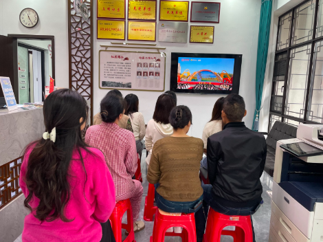 梅溪桥社区集中收看2025年第三季度“中国好人榜”发布仪式直播