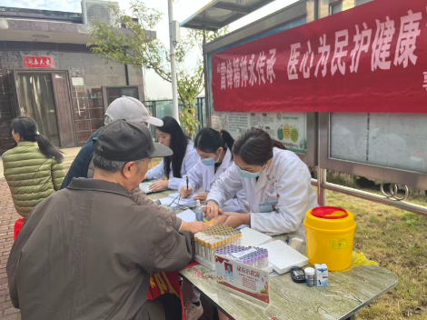 家庭医生签约服务温暖守护社区老年人