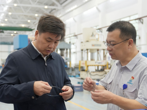 曾平原赴中国航发长江动力有限公司调研